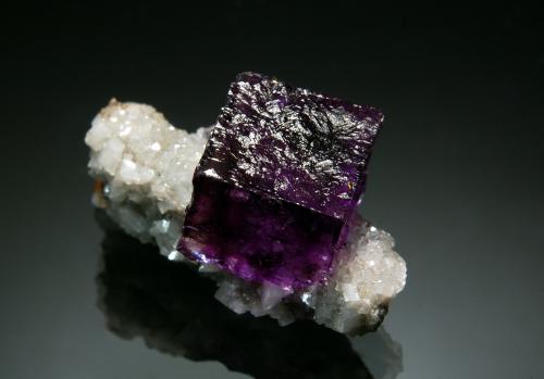 Fluorite<br />Elmwood Mine, Carthage, Central Tennessee Ba-F-Pb-Zn District, Smith County, Tennessee, USA<br />1.7 x 3.0 cm<br /> (Author: crosstimber)