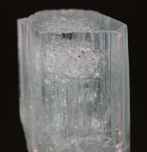 Beryl variety Aquamarine<br />Skardu District, Gilgit-Baltistan (Northern Areas), Pakistan<br />48mm x 35mm<br /> (Author: Don Lum)