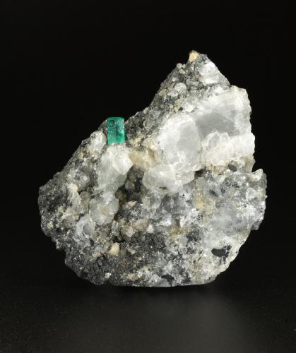 Beryl (variety emerald), Calcite<br />Coscuez mining district, Municipio San Pablo de Borbur, Western Emerald Belt, Boyacá Department, Colombia<br />59x20x60mm, xl=7x5mm<br /> (Author: Fiebre Verde)