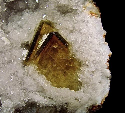 Barite on Quartz<br />Afloramientos Carretera Estatal 37, Harrodsburg, Clear Creek, Condado Monroe, Indiana, USA<br />barites are 3.8 cm<br /> (Author: Bob Harman)