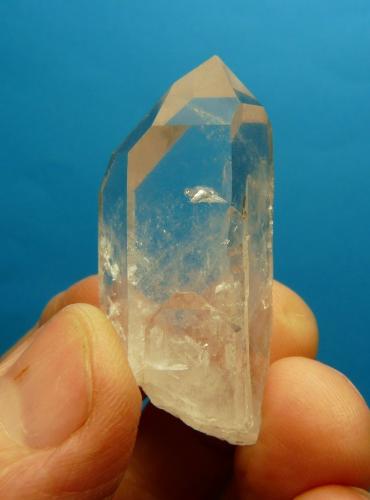 Quartz<br />Ceres, Warmbokkeveld Valley, Ceres, Valle Warmbokkeveld, Witzenberg, Cape Winelands, Western Cape Province, South Africa<br />48 x 19 x 17 mm<br /> (Author: Pierre Joubert)