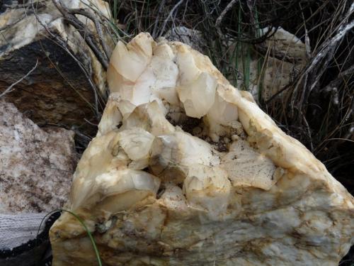 Another piece of quartz showing a possibility of better material. (Author: Pierre Joubert)