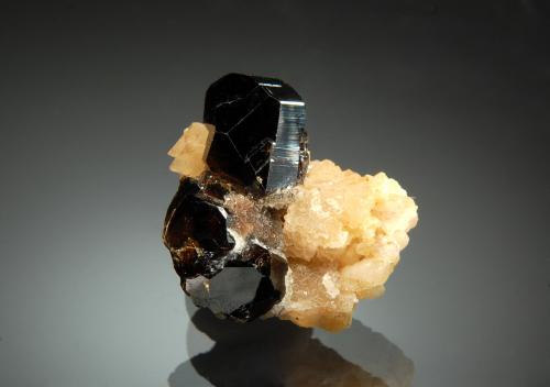 Uvite<br />Brumado, Bahia, Northeast Region, Brazil<br />2.2 x 2.2 cm<br /> (Author: crosstimber)