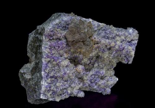 Quartz (variety smoky quartz), Fluorite, Calcite, Marcasite<br />Francon Quarry, Montréal, St. Michel District, Jacques Cartier County, Québec, Canada<br />9.7 x 7.0 cm<br /> (Author: am mizunaka)