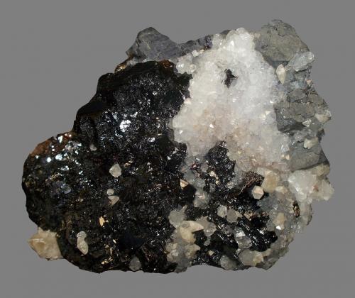 Galena, Sphalerite, Quartz, Calcite<br />W.L. Davis-Deardorff Mine, Ozark-Mahoning group, Cave-in-Rock Sub-District, Hardin County, Illinois, USA<br />7 cm x 9 cm x 11.5 cm<br /> (Author: Jamison Brizendine)