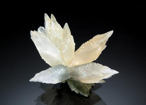 Calcite<br />Iraí, Alto Uruguai region, Rio Grande do Sul, Brazil<br />2.2 x 3.1 cm<br /> (Author: crosstimber)