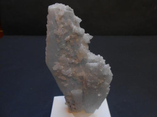 Anhidrita y Calcita<br />Naica Mine, Naica, Municipio Saucillo, Chihuahua, Mexico<br />12 x 5 x 3 cm<br /> (Autor: Antonio Alcaide)