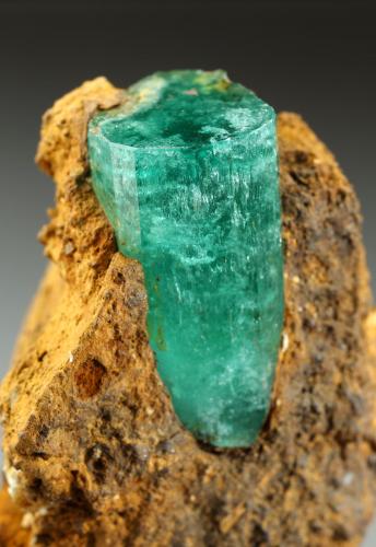 Beryl (variety emerald), Calcite<br />Gachalá mining district,  El Toro Mine, Municipio Gachalá, Eastern Emerald Belt, Cundinamarca Department, Colombia<br />38x44x30mm, xl=22x14mm<br /> (Author: Fiebre Verde)