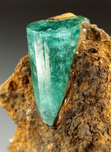 Beryl (variety emerald), Calcite<br />Gachalá mining district,  El Toro Mine, Municipio Gachalá, Eastern Emerald Belt, Cundinamarca Department, Colombia<br />38x44x30mm, xl=22x14mm<br /> (Author: Fiebre Verde)