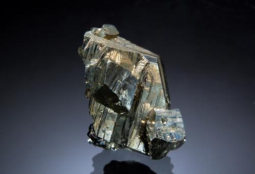 Pyrite<br />Depósito Mogilata, Mina Septiembre (Mina 9 Septiembre), Zona minera Madan, Montes Rhodope, Smolyan Oblast, Bulgaria<br />1.7 x 2.6 cm<br /> (Author: crosstimber)