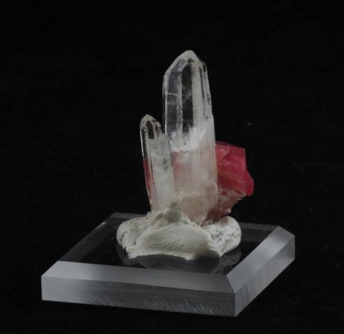 Rhodochrosite and Quartz<br />Huayllapon Mine (Huallapon Mine), Pasto Bueno, Pampas District, Pallasca Province, Ancash Department, Peru<br />2.6 x 1.7 x 1.7 cm<br /> (Author: steven calamuci)