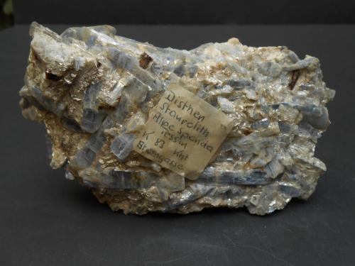 Cianita y Estaurolita<br />Sponda Alp - Pizzo Forno, Chironico Valley, Leventina, Ticino (Tessin), Switzerland<br />11 x 6 x 2 cm<br /> (Autor: Antonio Alcaide)