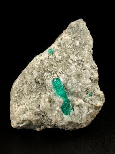 Beryl (variety emerald), Calcite, Pyrite<br />Chivor mining district, Municipio Chivor, Eastern Emerald Belt, Boyacá Department, Colombia<br />40x49x22mm, xl=16mm<br /> (Author: Fiebre Verde)