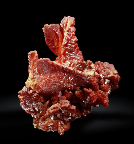 Vanadinite<br />ACF Mine area, Mibladen mining district, Mibladen, Midelt, Midelt Province, Drâa-Tafilalet Region, Morocco<br />6,8 cm<br /> (Author: Enrique Llorens)