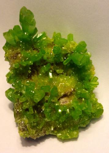 Pyromorphite<br />Mina Daoping, Gongcheng, Prefectura Guilin, Región Autónoma Guangxi Zhuang, China<br />6.5 cm<br /> (Author: JC)