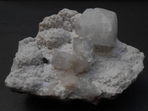 Fluorapofilita-(K) y Estilbita-Ca<br />Malad, Mumbai (Bombay), Distrito Mumbai, Maharashtra, India<br />10 x 6 x 5 cm<br /> (Autor: Antonio Alcaide)