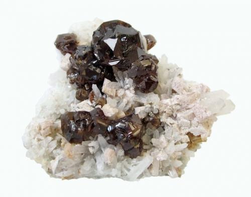 Sphalerite, Quartz, Rhodochrosite<br />Huaron mining district, Huayllay District, Pasco Province, Pasco Department, Peru<br />Specimen size 4,5 cm, largest sphalerite 1,2 cm<br /> (Author: Tobi)
