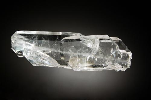 Quartz<br />Valle Zhob, Distrito Quetta, Balochistan (Baluchistan), Paquistán<br />2.0 x 6.1 cm<br /> (Author: crosstimber)