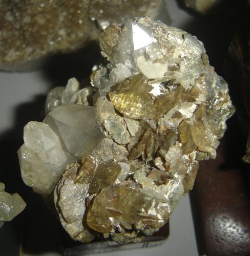 Siderita, Dolomita, Pirita, Pirrotita y Cuarzo<br />Morro Velho Mine, Nova Lima, Belo Horizonte, Minas Gerais, Brazil<br />11 x 10 x 9 cm<br /> (Autor: Anisio Claudio)