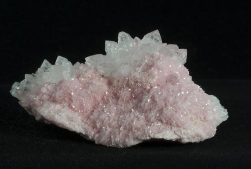 Quartz on Rhodochrosite<br />Cavnic Mine, Cavnic mining area, Cavnic, Maramures, Romania<br />5.9 x 4.5 x 2.9 cm<br /> (Author: steven calamuci)