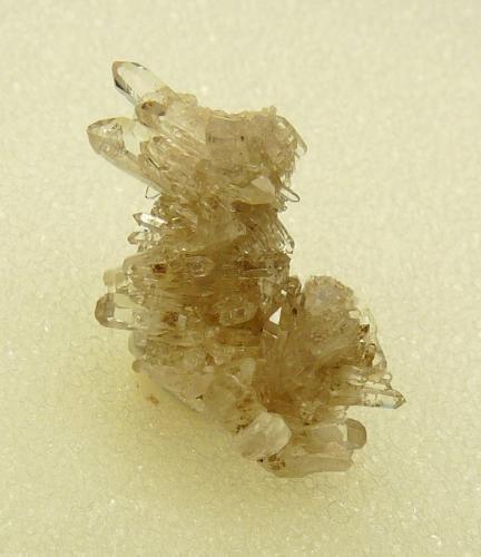 Quartz<br />Ceres, Warmbokkeveld Valley, Ceres, Valle Warmbokkeveld, Witzenberg, Cape Winelands, Provincia Occidental del Cabo, Sudáfrica<br />26 x 15 x 09 mm<br /> (Author: Pierre Joubert)