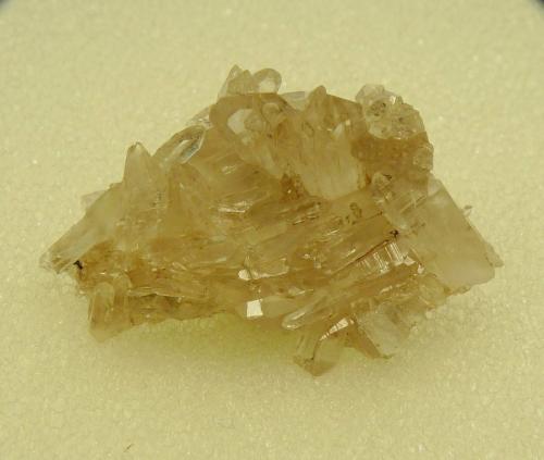 Quartz<br />Ceres, Warmbokkeveld Valley, Ceres, Valle Warmbokkeveld, Witzenberg, Cape Winelands, Western Cape Province, South Africa<br />31 x 20 x 08 mm<br /> (Author: Pierre Joubert)