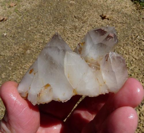 Quartz<br />Ceres, Warmbokkeveld Valley, Ceres, Valle Warmbokkeveld, Witzenberg, Cape Winelands, Western Cape Province, South Africa<br />Hands for size.<br /> (Author: Pierre Joubert)