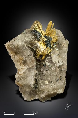 Rutile and hematite<br />Caí bom Mine, Novo Horizonte, Bahia, Northeast Region, Brazil<br />77 x 62 mm<br /> (Author: Manuel Mesa)