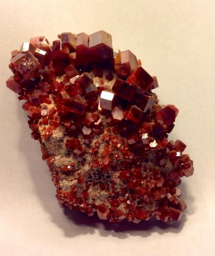 Vanadinite<br />Zona mina ACF, Distrito minero Mibladen, Mibladen, Midelt, Provincia Midelt, Región Drâa-Tafilalet, Marruecos<br />11 cm<br /> (Author: JC)