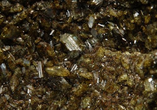Titanite<br />Imilchil area, Anti-Atlas, Er Rachidia Province, Drâa-Tafilalet Region, Morocco<br />FOV ~ 2.0 cm<br /> (Author: crosstimber)