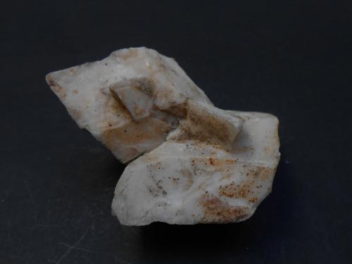 Yeso pseudomórfico Glauberita<br />Camp Verde, Camp Verde District, Yavapai County, Arizona, USA<br />8 x 7 x 4 cm<br /> (Autor: Antonio Alcaide)