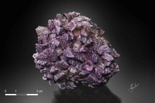 Erythrite<br />Tazalarht mining area, Taroudant Province, Souss-Massa Region, Morocco<br />79 X 74 mm<br /> (Author: Manuel Mesa)