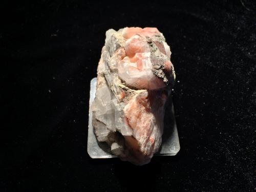 Analcime<br />Distrito Lake Superior Copper, Condado Keweenaw, Michigan, USA<br />80 mm x 45 mm x 35 mm<br /> (Author: Robert Seitz)