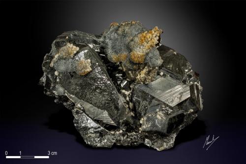Sphalerite and Boulangerite<br />Stan Trg (Stan Terg, Stari Trg) Mine, Trepča Complex, Trepča Valley, Kosovska Mitrovica, Kosovska Mitrovica District, Kosovo<br />115 x 85 mm<br /> (Author: Manuel Mesa)