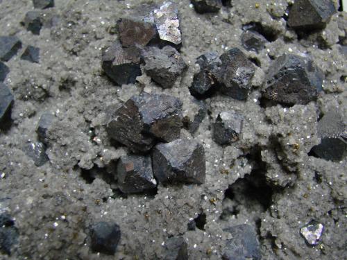 Galena, Chalcopyrite and Dolomite<br />Mina West Fork, West Fork, Distrito Viburnum Trend, Condado Reynolds, Missouri, USA<br />Galena is up to 1.3 cm<br /> (Author: Bob Harman)