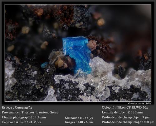 Cumengeïte<br />Zona Thorikos, Distrito minero Lavrion, Prefectura Attikí (Attica), Grecia<br />fov 1.4 mm<br /> (Author: ploum)