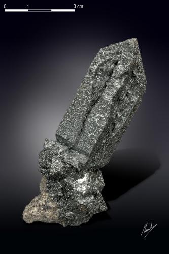 Hematites pseudo Magnetita (variedad martita)<br />Volcán Payún Matru, Malargüe, Departamento Malargüe, Provincia Mendoza, Argentina<br />78 X 21 mm<br /> (Autor: Manuel Mesa)