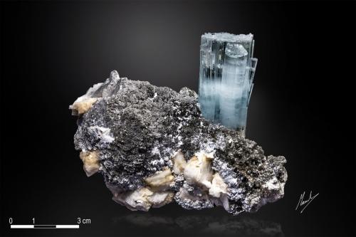 Beryl (variety aquamarine)<br />Shigar Valley, Shigar District, Gilgit-Baltistan (Northern Areas), Pakistan<br />94 X 56 mm<br /> (Author: Manuel Mesa)