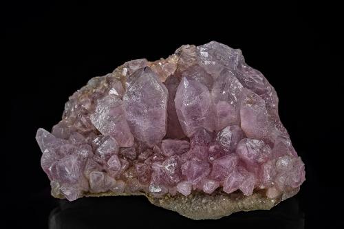 Quartz (variety rose quartz)<br />Taquaral, Itinga, Vale do Jequitinhonha, Minas Gerais, Brazil<br />6.7 x 4.7 cm<br /> (Author: am mizunaka)