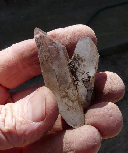 Quartz<br />Ceres, Warmbokkeveld Valley, Ceres, Valle Warmbokkeveld, Witzenberg, Cape Winelands, Western Cape Province, South Africa<br />Fingers for size<br /> (Author: Pierre Joubert)