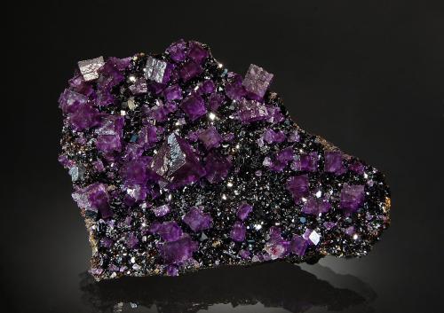 Fluorite<br />Annabel Lee Mine, Harris Creek Sub-District, Hardin County, Illinois, USA<br />6.2 x 8.5 cm<br /> (Author: crosstimber)