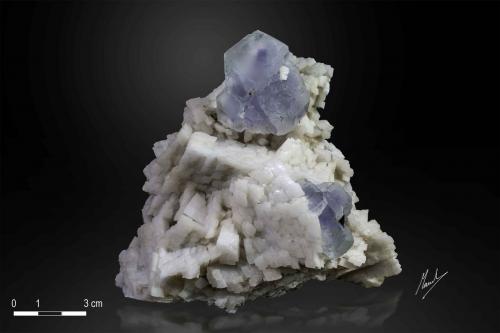 Fluorite and Dolomite<br />Shangbao Mine, Leiyang, Hengyang Prefecture, Hunan Province, China<br />131 X 120 mm<br /> (Author: Manuel Mesa)