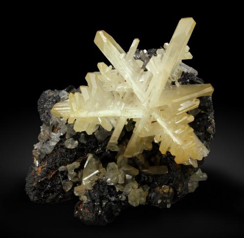 Cerusite<br />Touissit, Touissit District, Jerada Province, Oriental Region, Morocco<br />6 cm.<br /> (Author: Enrique Llorens)