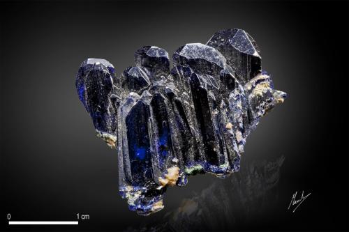 Azurite<br />Shaft IX (Puit IX), Touissit, Touissit District, Jerada Province, Oriental Region, Morocco<br />27 x 25 mm<br /> (Author: Manuel Mesa)