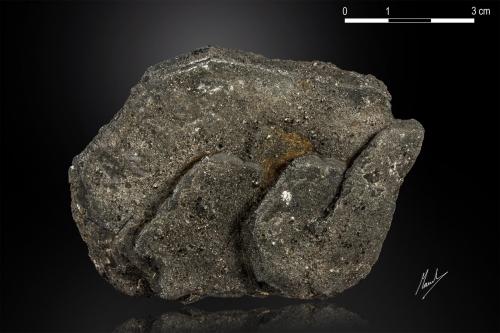 Ilmenite<br />Skardu District, Gilgit-Baltistan (Northern Areas), Pakistan<br />82x 59 mm<br /> (Author: Manuel Mesa)