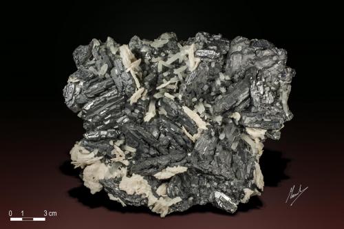 Galena, Quartz and Calcite<br />Mina Krushev dol, Zona minera Madan, Montes Rhodope, Smolyan Oblast, Bulgaria<br />200 x 170<br /> (Author: Manuel Mesa)