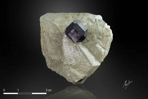Fluorite on Calcite<br />Josefa-Veneros vein, 75 level, Coroña de Arriba-La Collada, La Collada mining area, Siero, Comarca Oviedo, Principality of Asturias (Asturias), Spain<br />49 X 34 mm<br /> (Author: Manuel Mesa)