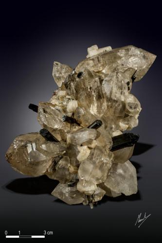 Quartz and Schorl<br />Dassu, Braldu Valley, Shigar District, Gilgit-Baltistan (Northern Areas), Pakistan<br />127 x 100 mm<br /> (Author: Manuel Mesa)