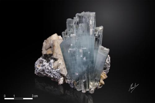 Beryl (variety aquamarine)<br />Shigar Valley, Shigar District, Gilgit-Baltistan (Northern Areas), Pakistan<br />79 X 70 mm<br /> (Author: Manuel Mesa)