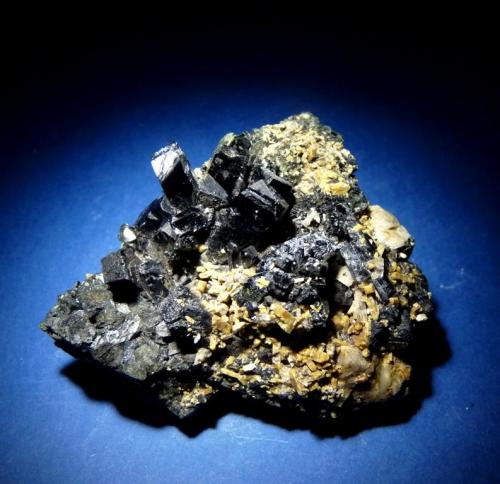 Aegirina.<br />Kola Peninsula, Murmanskaja Oblast, Northern Region, Russia<br />60x50 mm.<br /> (Autor: Jesus Franquesa Baucells)